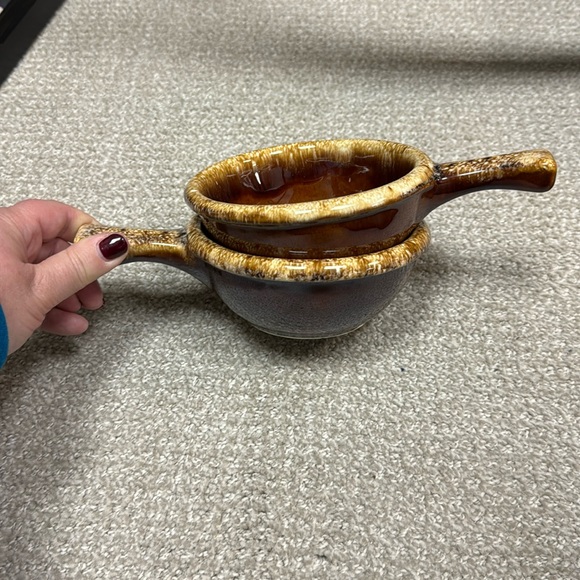 Vintage Hull Pottery Brown Drip Chili/Soup Bowl with Handle - Picture 2 of 4
